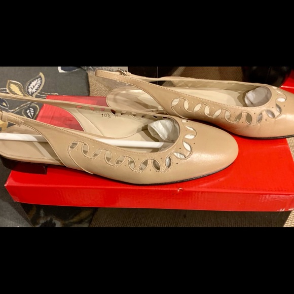 Talbots, 10.5 Flats Collection- new or like new! - Picture 6 of 16